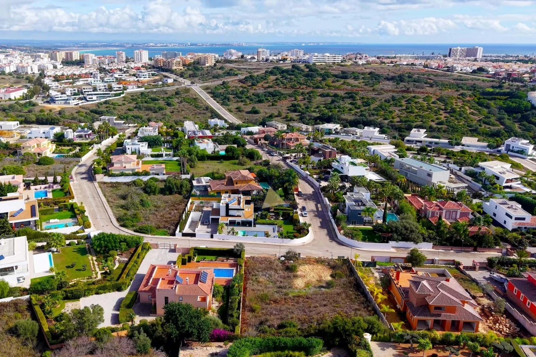 Terreno para Venda em Lagos (São Sebastião e Santa Maria) Foto 17