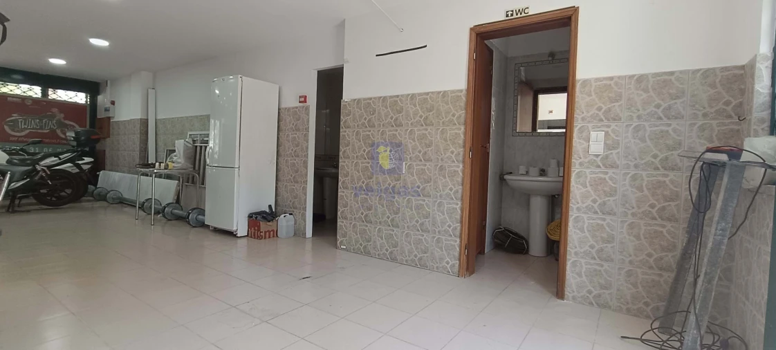 Negócio para Arrendamento em Santo António dos Cavaleiros e Frielas Foto 20