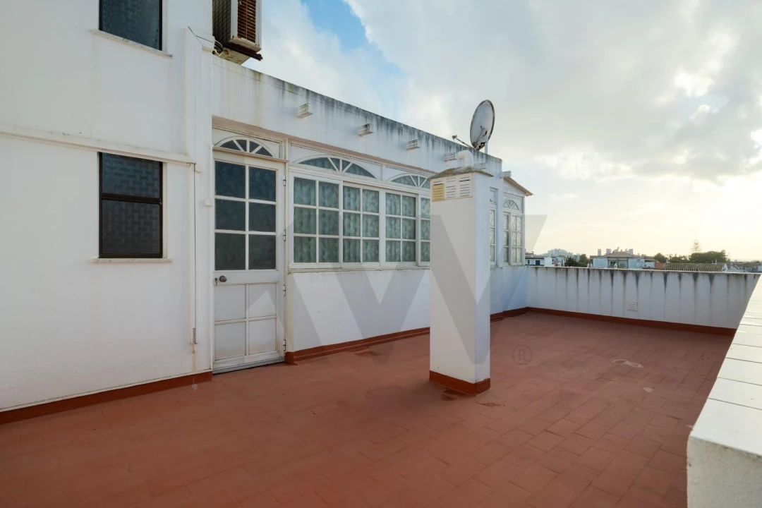 Apartamento T2 para Venda em Portimão Foto 2