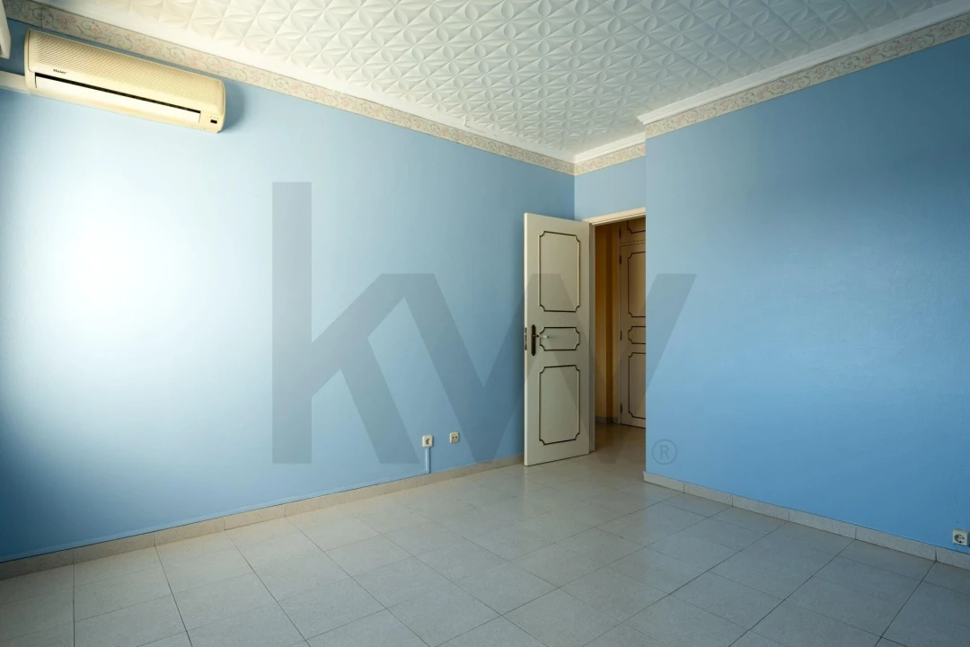 Apartamento T2 para Venda em Portimão Foto 4