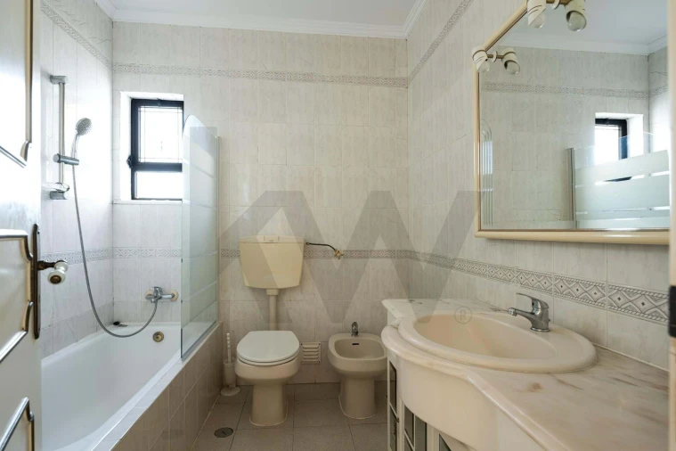 Apartamento T2 para Venda em Portimão Foto 5