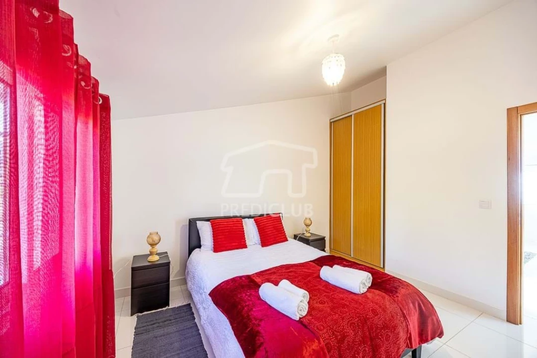 Moradia T5 para Venda em Estreito da Calheta Foto 7