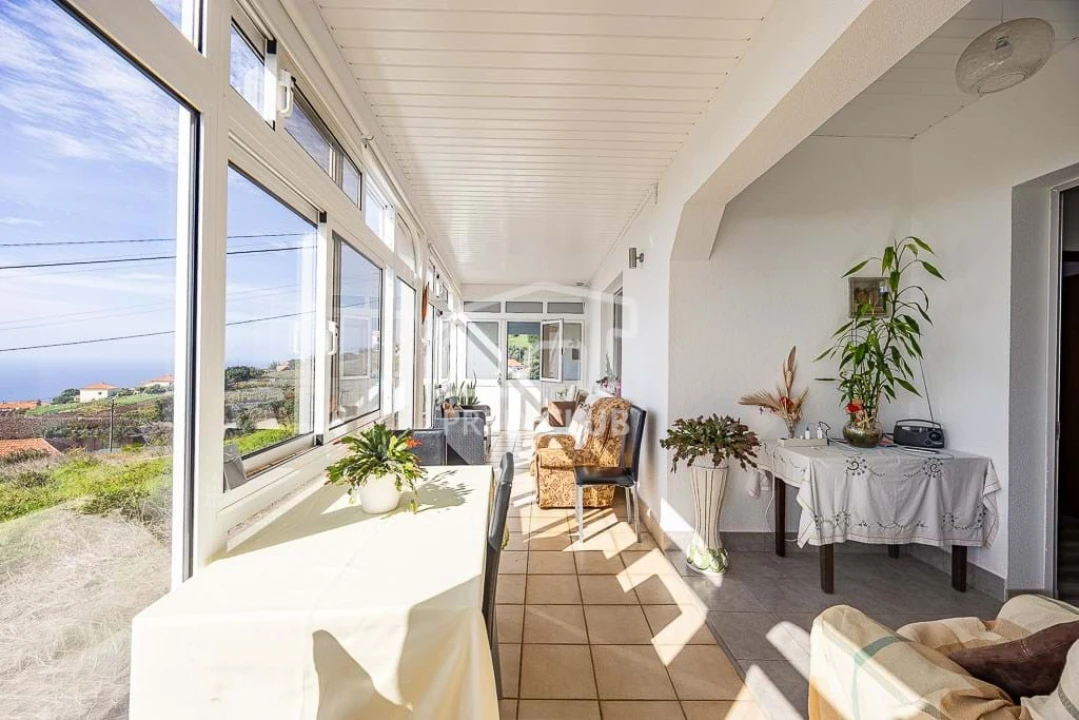 Moradia T5 para Venda em Estreito da Calheta Foto 13