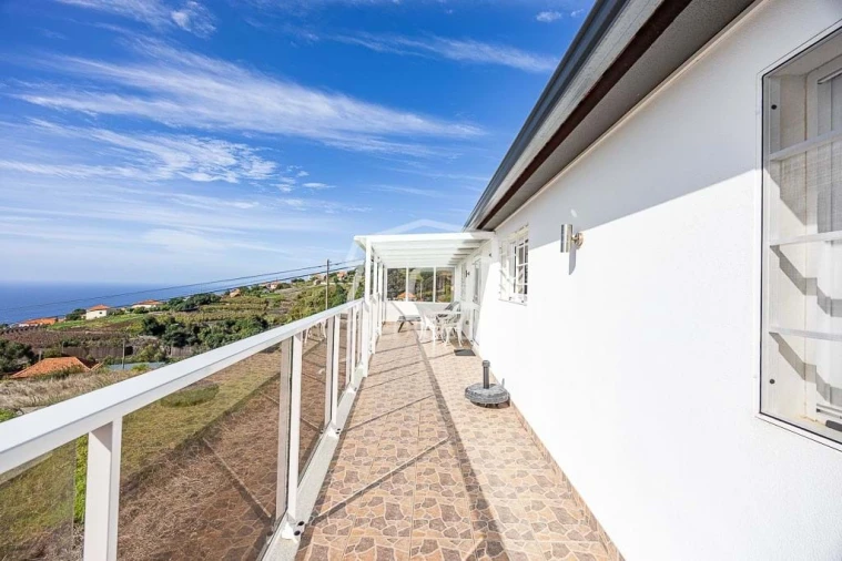 Moradia T5 para Venda em Estreito da Calheta Foto 10