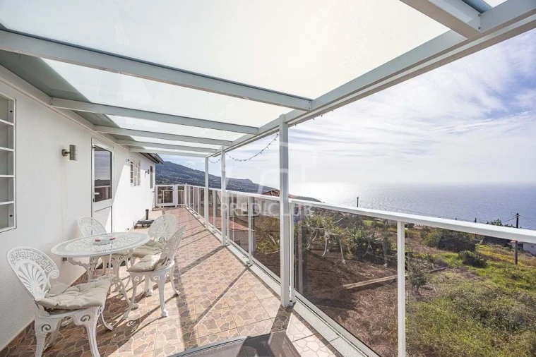 Moradia T5 para Venda em Estreito da Calheta Foto 11