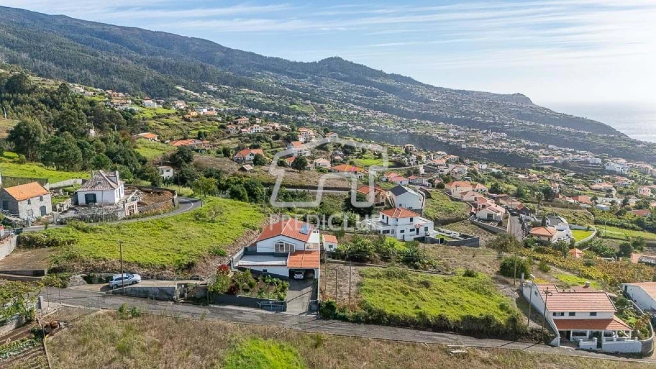 Moradia T5 para Venda em Estreito da Calheta Foto 21