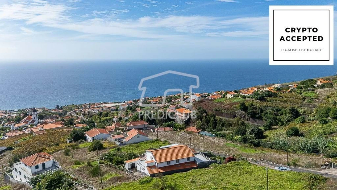 Moradia T5 para Venda em Estreito da Calheta Foto 1