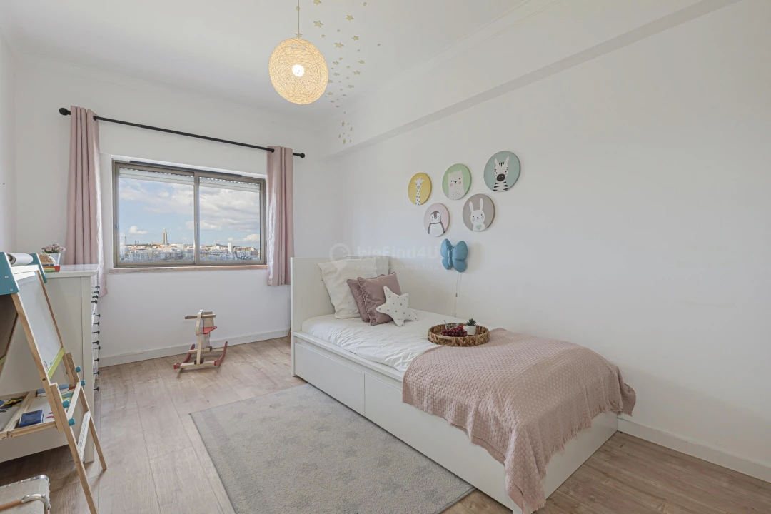 Apartamento T3 para Venda em Laranjeiro e Feijó Foto 35