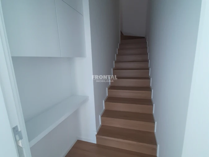 Apartamento T1 para Arrendamento em Ramalde Foto 11