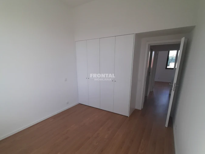 Apartamento T1 para Arrendamento em Ramalde Foto 3