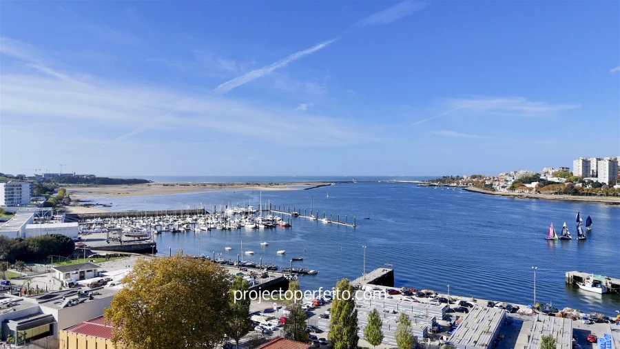 Moradia T2 para Venda em Santa Marinha e São Pedro da Afurada Foto 1