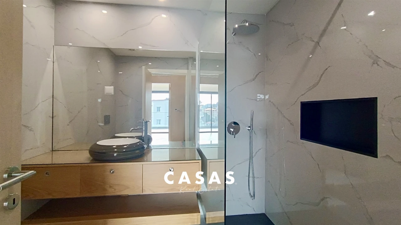 Apartamento T3 para Venda em Caniço Foto 30