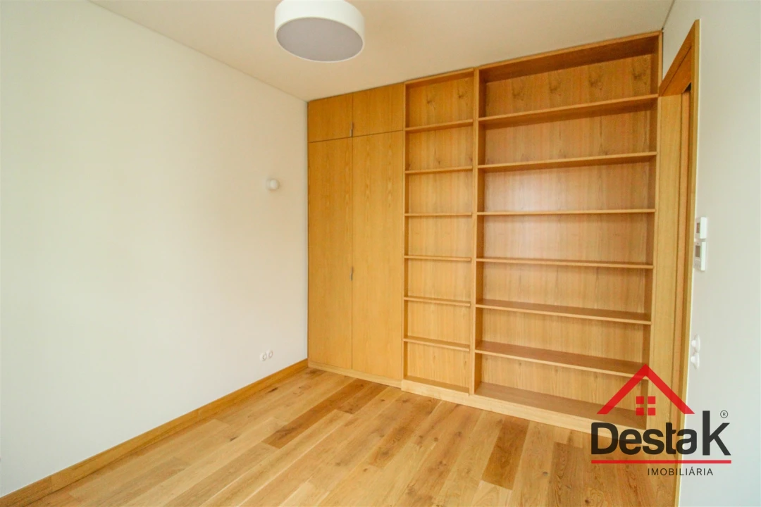 Apartamento T3 para Venda em Viseu Foto 9