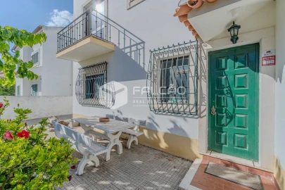 Moradia T5 para Venda em Marvila, Ribeira Santarém, São Salvador, São Nicolau
