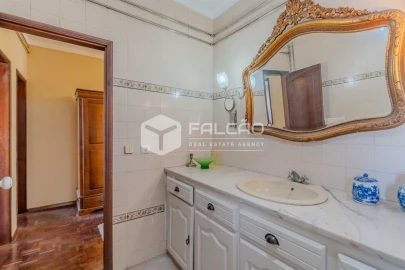 Moradia T5 para Venda em Marvila, Ribeira Santarém, São Salvador, São Nicolau