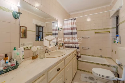 Moradia T5 para Venda em Marvila, Ribeira Santarém, São Salvador, São Nicolau