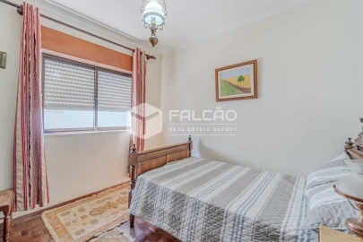 Moradia T5 para Venda em Marvila, Ribeira Santarém, São Salvador, São Nicolau