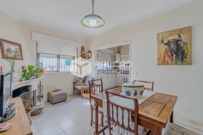 Moradia T5 para Venda em Marvila, Ribeira Santarém, São Salvador, São Nicolau