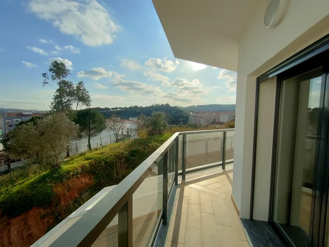 Apartamento T2 para Arrendamento em Pontinha e Famões Foto 35