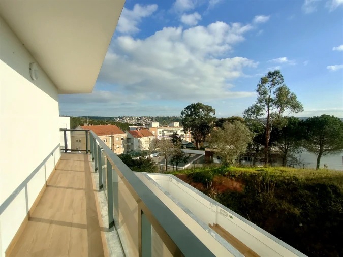 Apartamento T2 para Arrendamento em Pontinha e Famões Foto 34