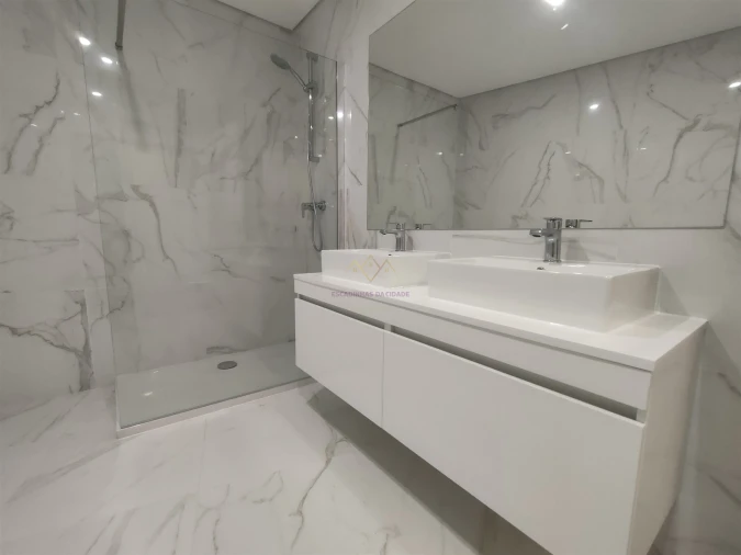 Apartamento T2 para Arrendamento em Pontinha e Famões Foto 27