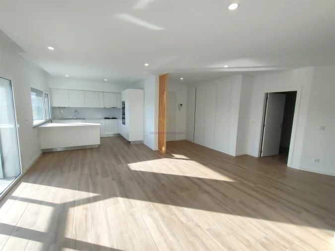 Apartamento T2 para Arrendamento em Pontinha e Famões Foto 10