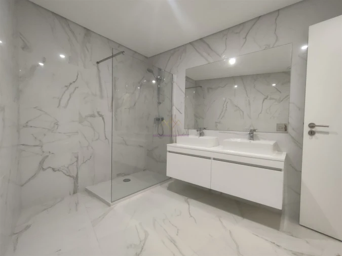 Apartamento T2 para Arrendamento em Pontinha e Famões Foto 23