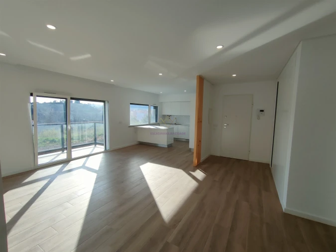 Apartamento T2 para Arrendamento em Pontinha e Famões Foto 11