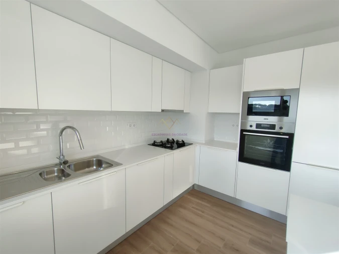 Apartamento T2 para Arrendamento em Pontinha e Famões Foto 16