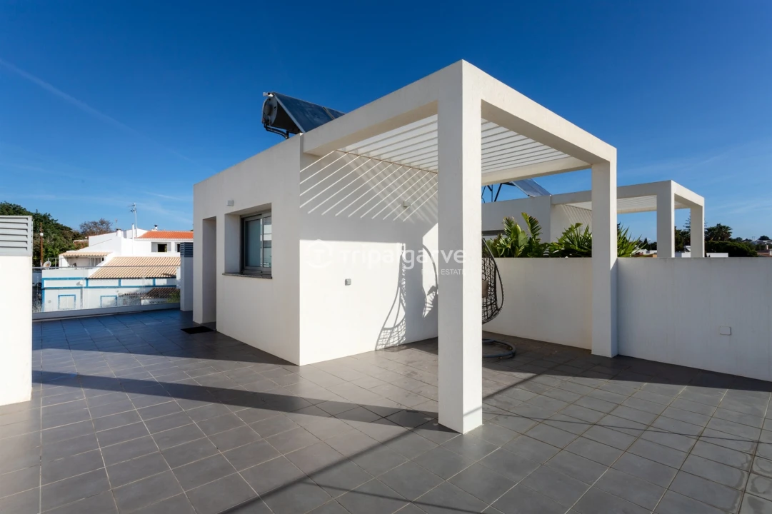 Moradia T3 para Venda em Guia Foto 33