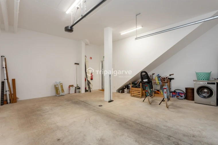 Moradia T3 para Venda em Guia Foto 35