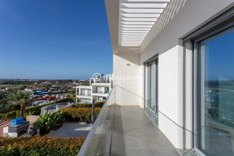 Moradia T3 para Venda em Guia Foto 16