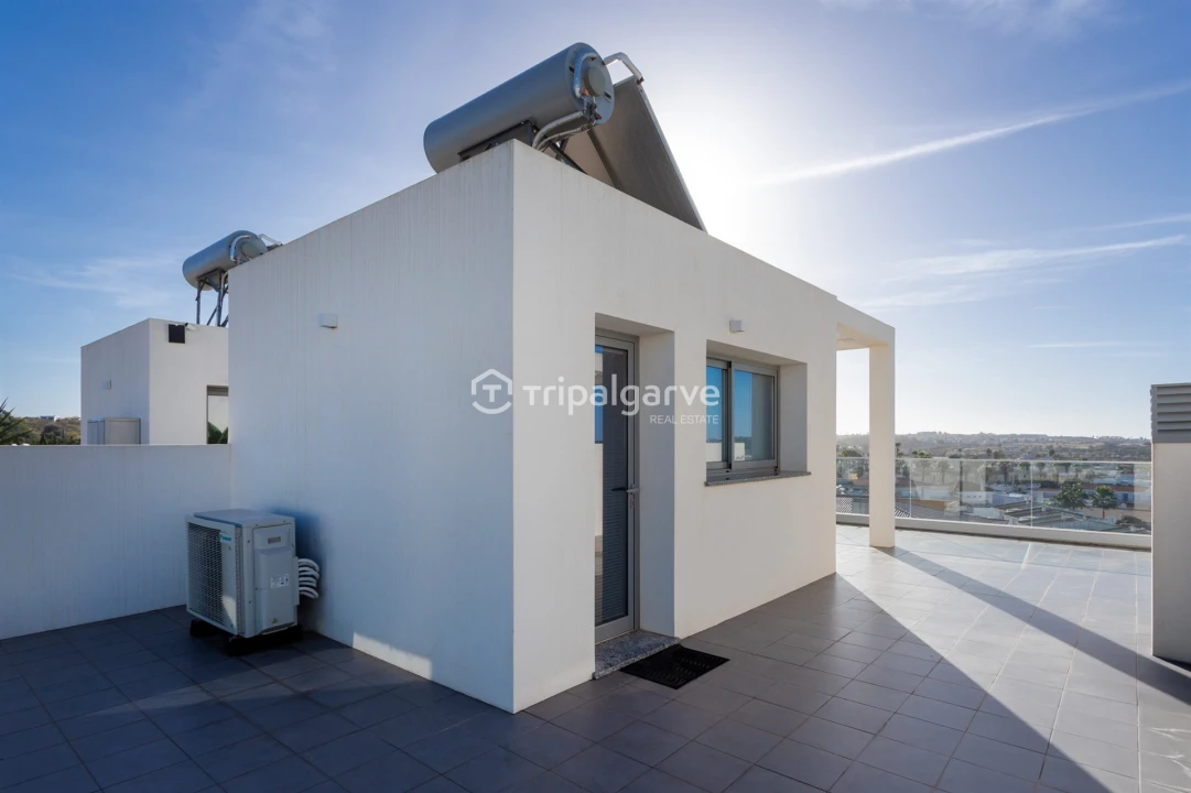 Moradia T3 para Venda em Guia Foto 32