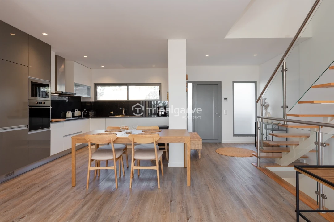 Moradia T3 para Venda em Guia Foto 12