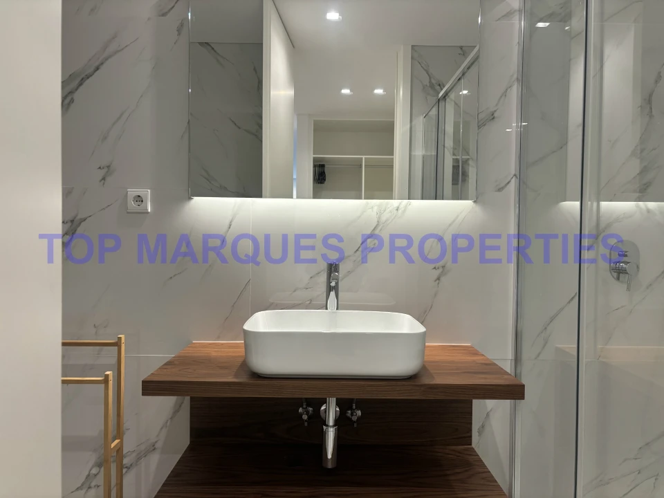 Apartamento T4 para Venda em Olhão Foto 24