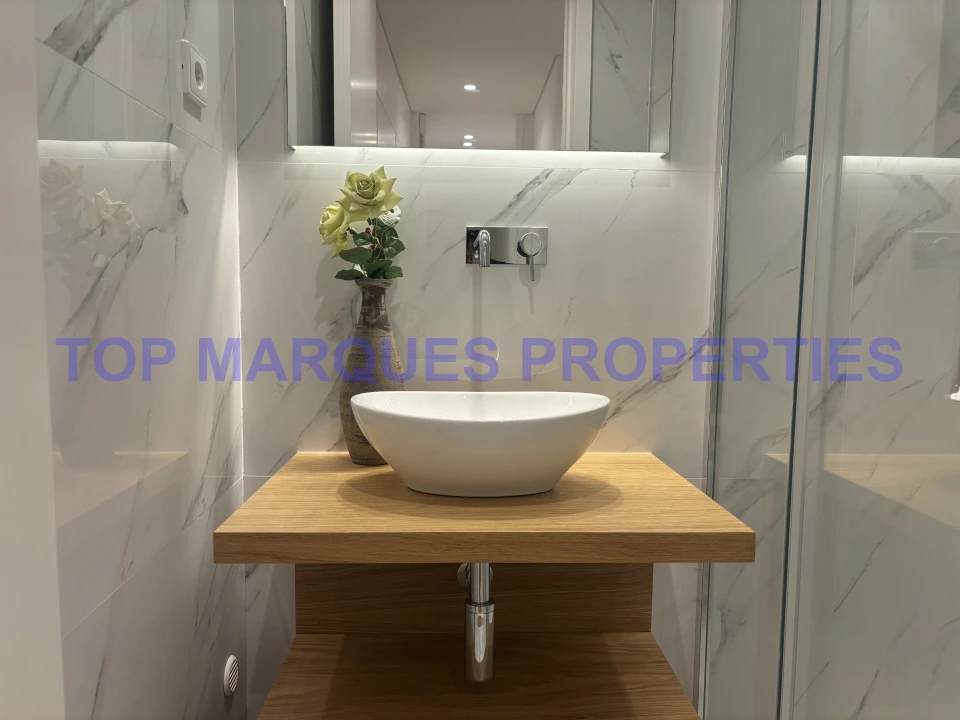 Apartamento T4 para Venda em Olhão Foto 11