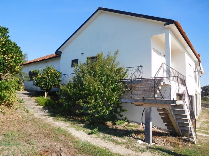 Moradia T3 para Venda em Vinha da Rainha Foto 1