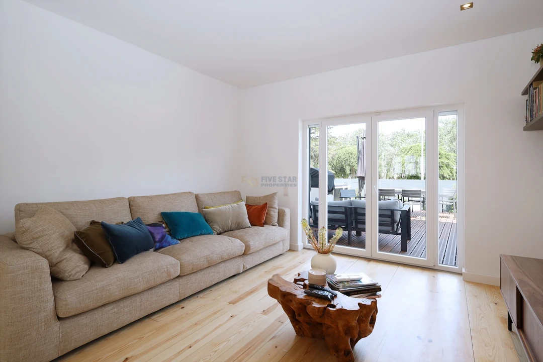 Moradia T5 para Venda em Oeiras e São Julião da Barra, Paço de Arcos e Caxias Foto 9