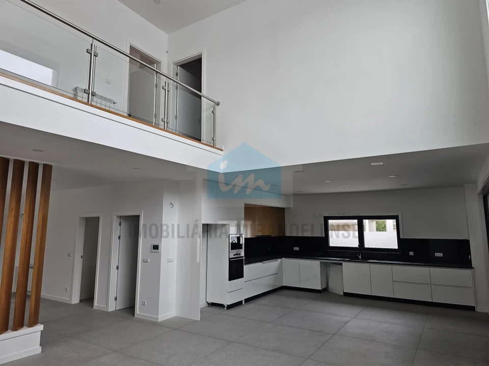 Moradia T4 para Venda em Mirandela Foto 4