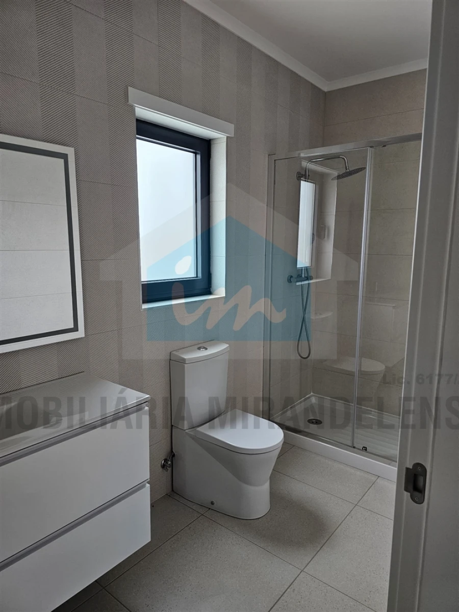 Moradia T4 para Venda em Mirandela Foto 12