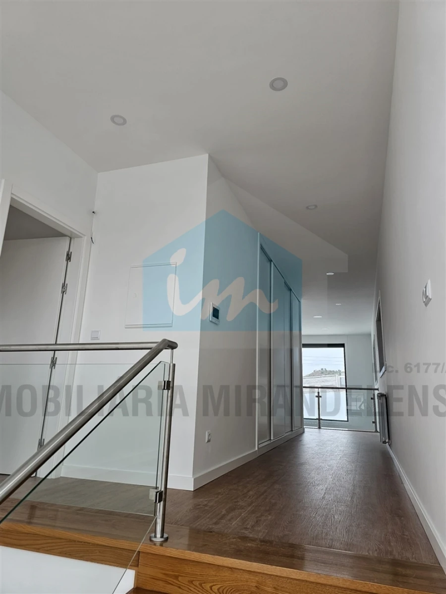 Moradia T4 para Venda em Mirandela Foto 5