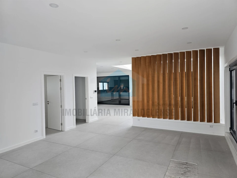 Moradia T4 para Venda em Mirandela Foto 3