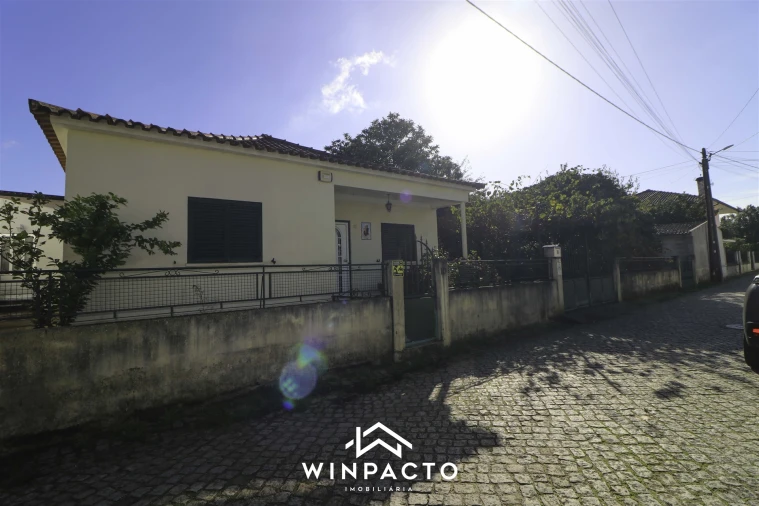 Moradia T3 para Venda em Cabanas de Viriato Foto 23