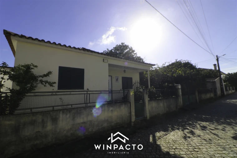 Moradia T3 para Venda em Cabanas de Viriato Foto 2