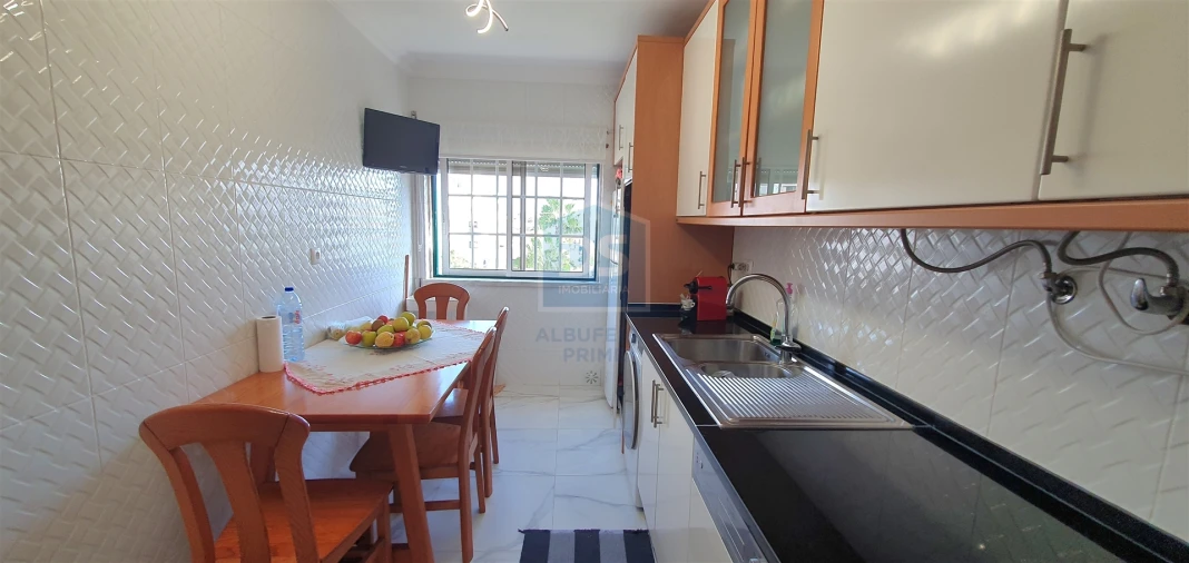 Apartamento T1 para Venda em Quarteira Foto 10