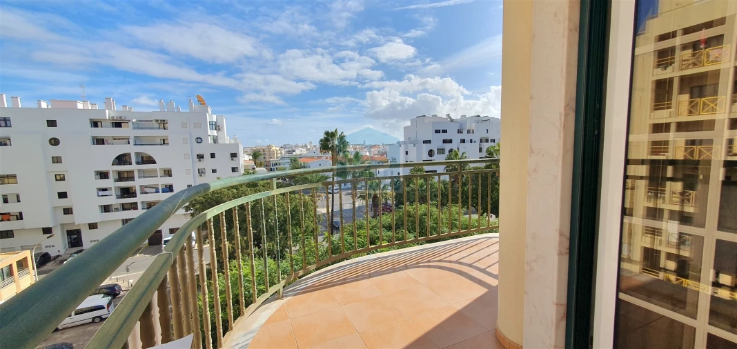 Apartamento T1 para Venda em Quarteira Foto 5