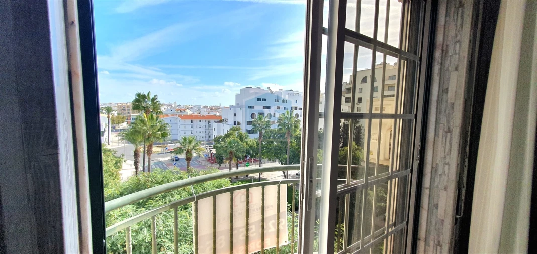 Apartamento T1 para Venda em Quarteira Foto 13