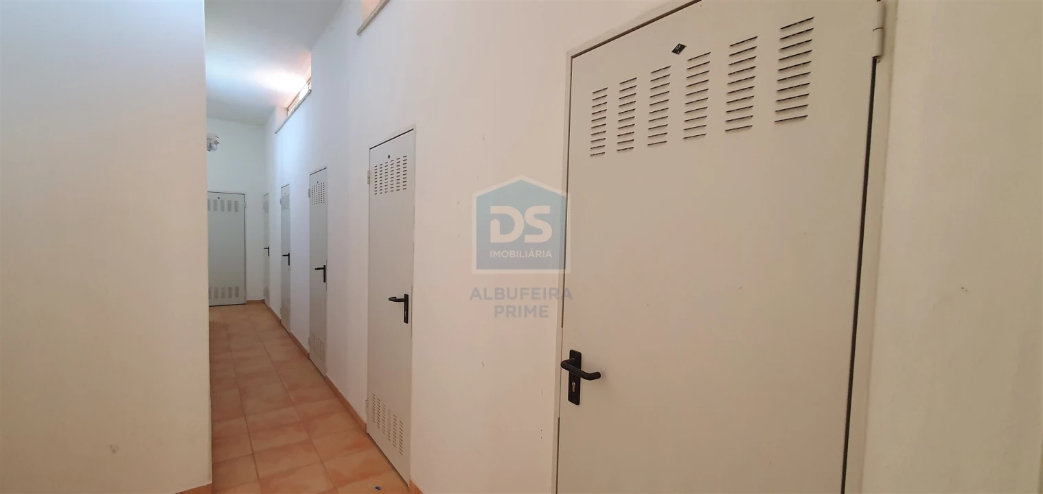 Apartamento T1 para Venda em Quarteira Foto 19