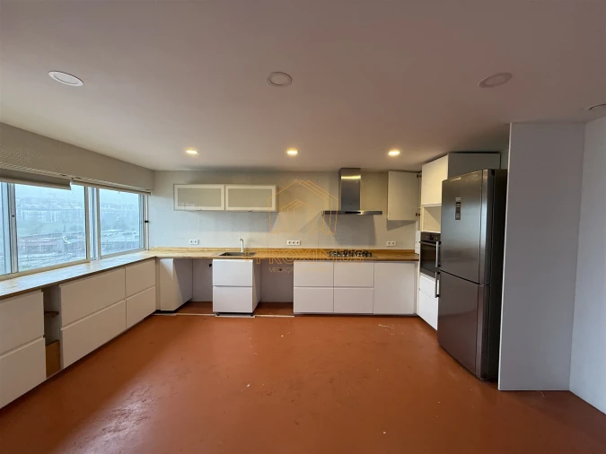 Apartamento T4 para Venda em Tavarede Foto 8