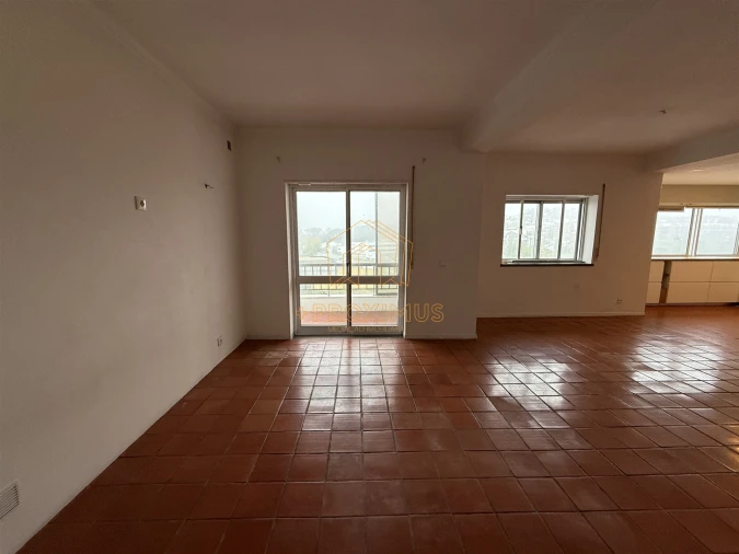 Apartamento T4 para Venda em Tavarede Foto 14
